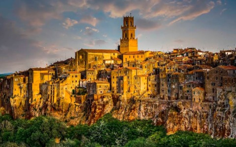 “Voci a Pitigliano”: conferenze-spettacolo sul turismo per ripensare l’accoglienza