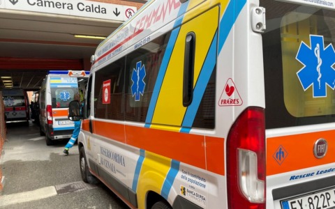 Vernio (Prato), scontro frontale tra due auto: novantenne muore in ospedale