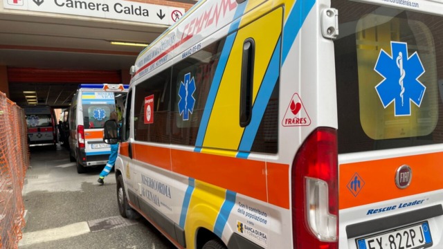 Vernio (Prato), scontro frontale tra due auto: novantenne muore in ospedale