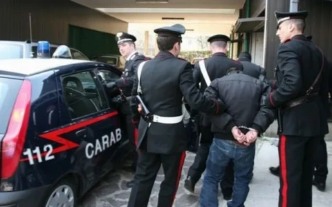 Firenze, furto in pieno centro: ladri svaligiano appartamento