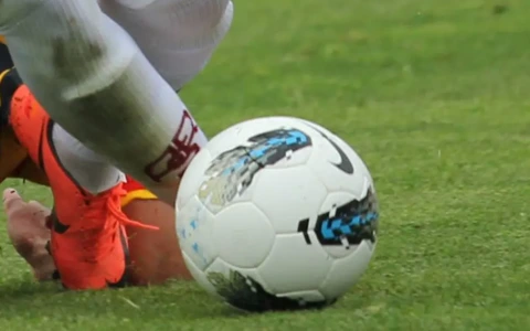 Massarosa, maxi rissa dopo la partita di dilettanti: due calciatori in ospedale