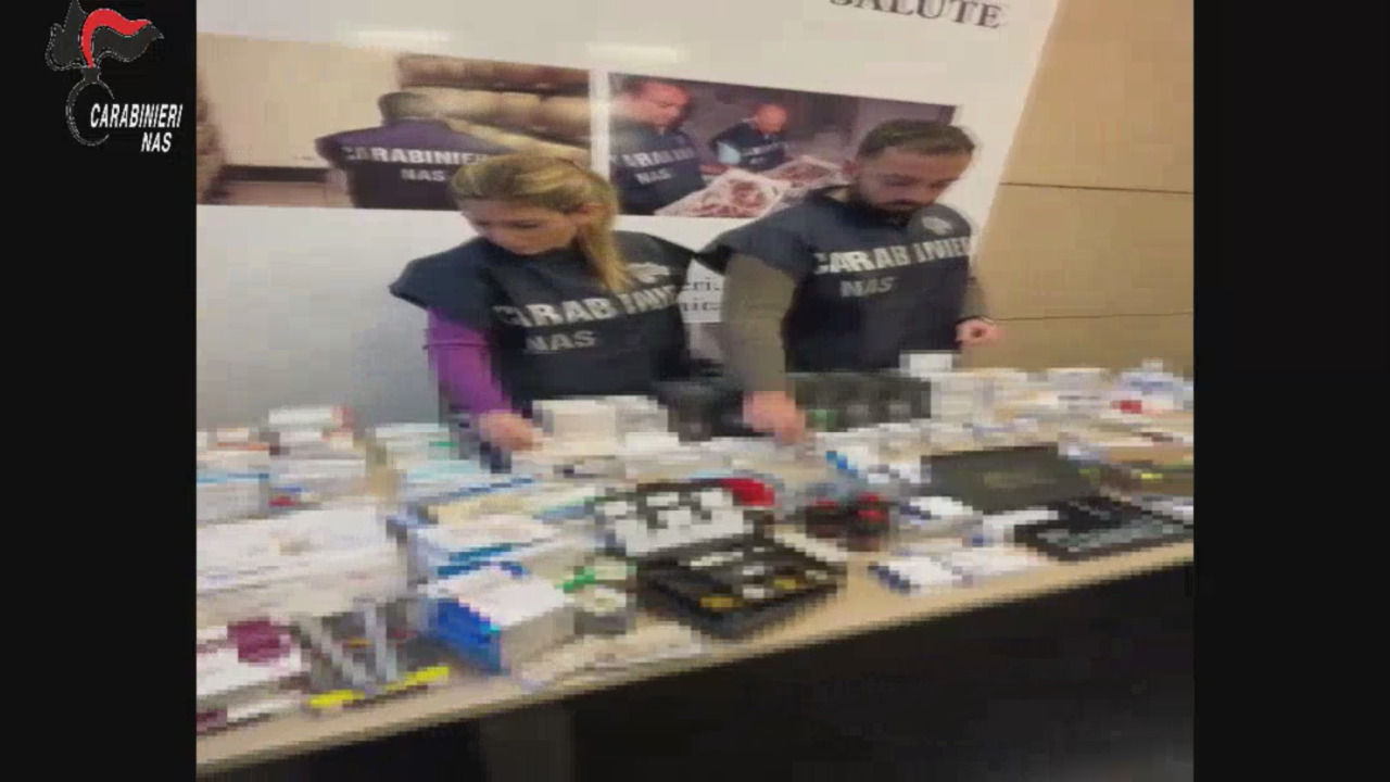 Farmaci anabolizzanti e sostanze stupefacenti, maxi blitz dei Nas