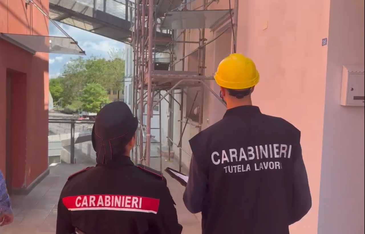 Cantiere dell’illegalità a Castelnuovo Berardenga: anziano in nero e attività sospese