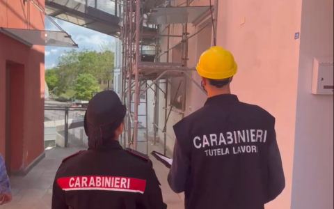 Cantiere dell’illegalità a Castelnuovo Berardenga: anziano in nero e attività sospese