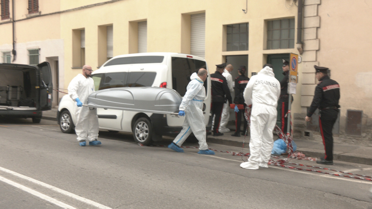Omicidio in via Reginaldo Giuliani, tre le persone fermate