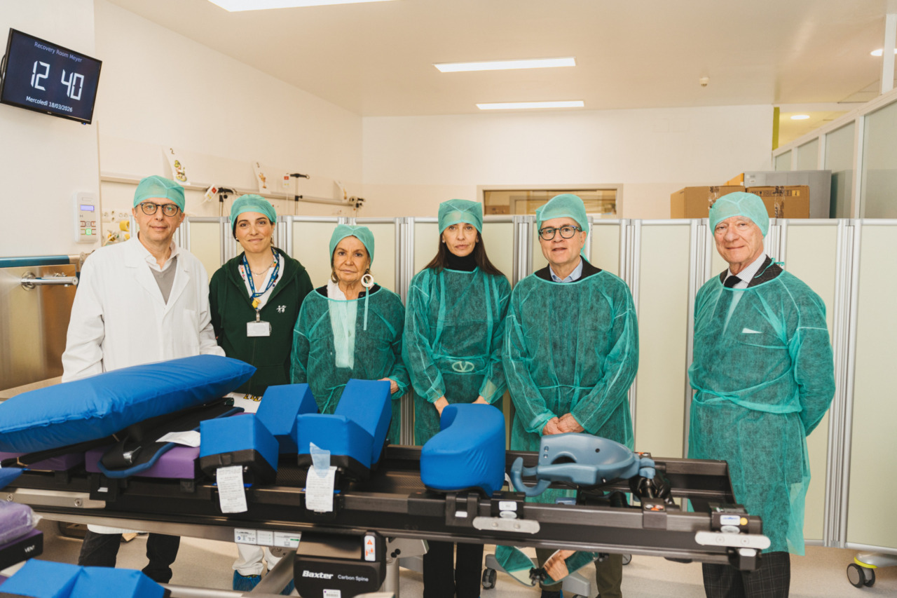 Chirurgia spinale pediatrica: al Meyer arriva un piano operatorio in carbonio di ultima generazione