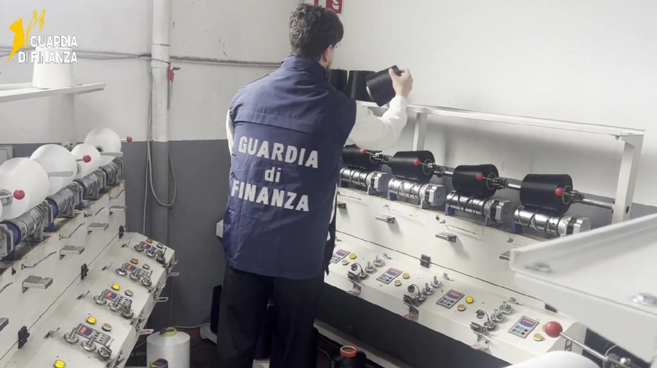 Filati privi di tracciabilità, sequestrate 245mila bobine
