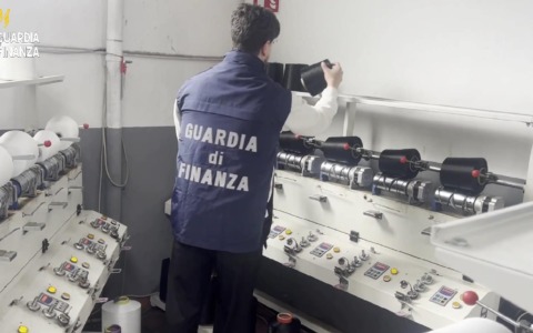 Filati privi di tracciabilità, sequestrate 245mila bobine