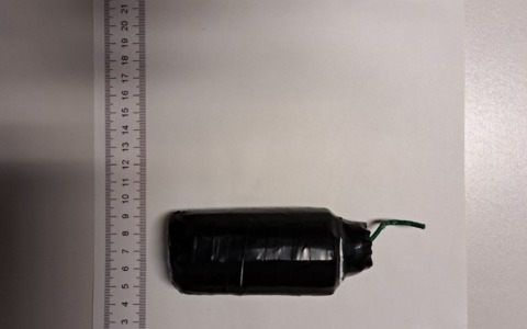 “Commando cinese”: in auto con armi e bomba carta: cinque arresti