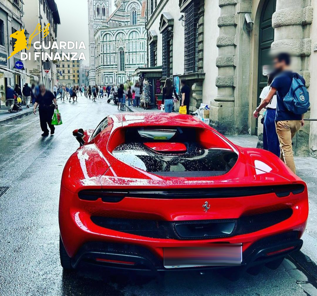 Soldi, droga, auto di lusso e ristorazione. Colpo alla criminalità organizzata