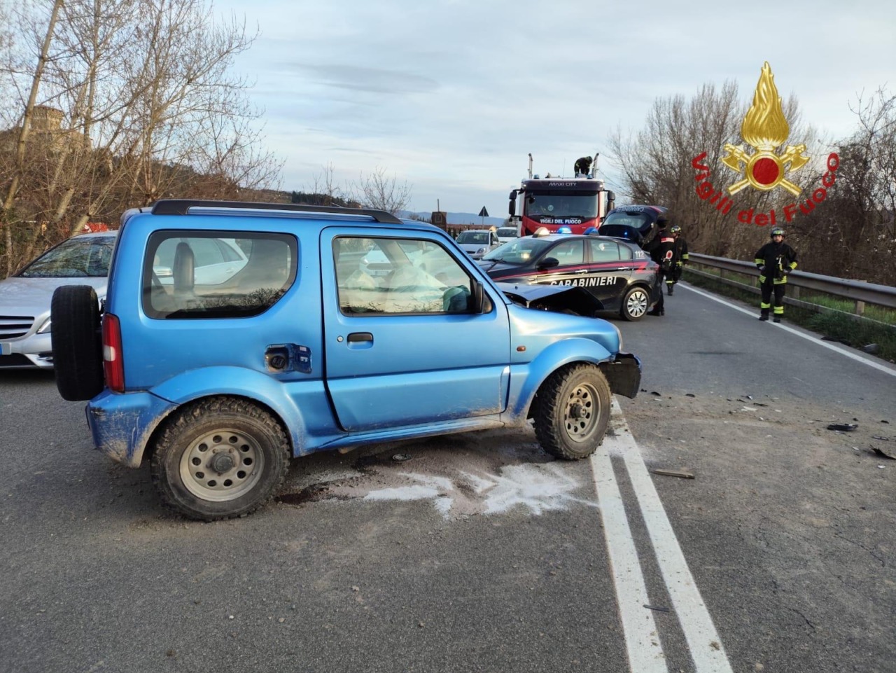 Scontro frontale sulla strada regionale 71, tre auto coinvolte
