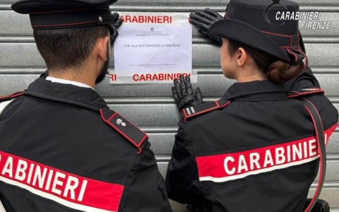 Fumogeni e spaccio, sospesa la licenza di un circolo