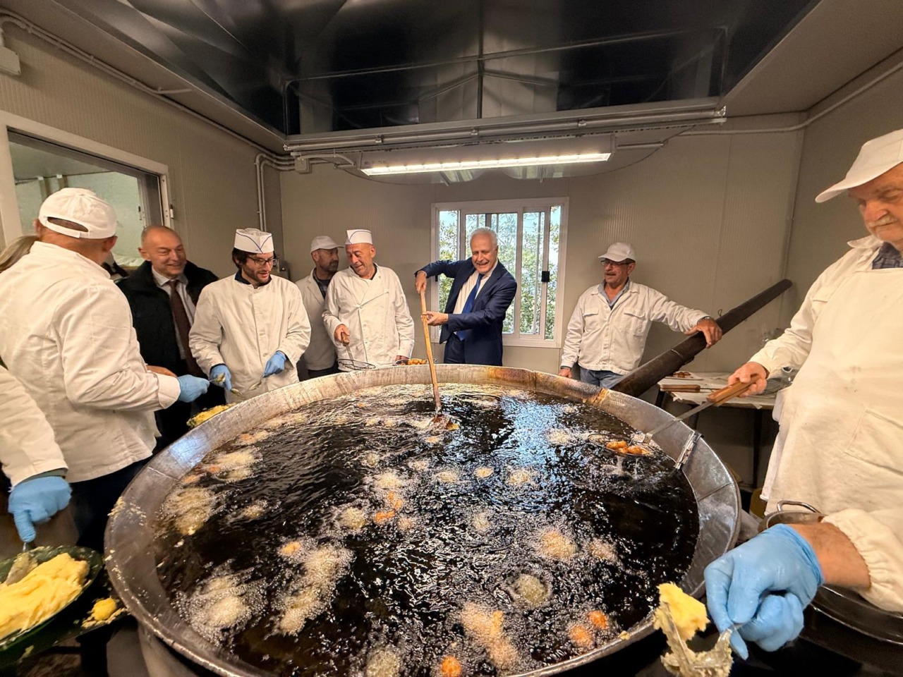 Frittelle di Montefioralle, l’antica sagra nel cuore del Chianti