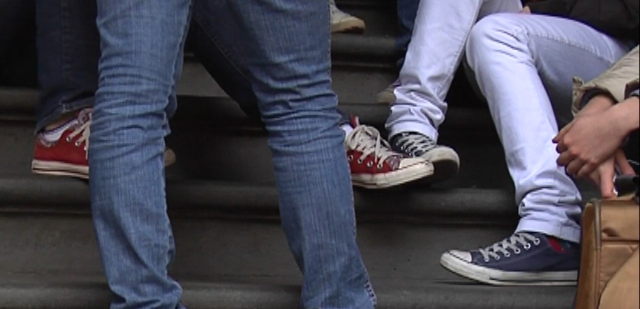 Relazione con una alunna di 16 anni, professore sospeso