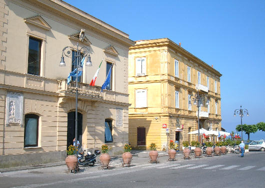 Otre 8mila posti di lavoro nelle province di Lucca, Pisa e Massa-Carrara