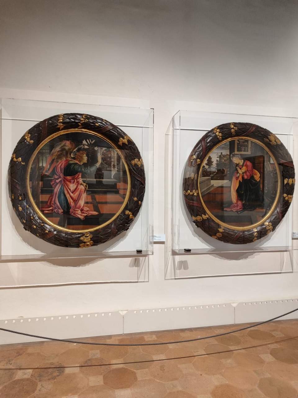 Nella Pinacoteca di San Gimignano tornano esposti due tondi di Filippino Lippi