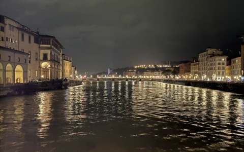 Firenze, Arno a rischio esondazioni: “Servono protezioni autonome per case e negozi”