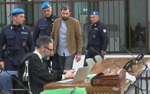 Processo al killer delle escort, Frumuzache in aula: “Le ho uccise per difendere la mia famiglia”