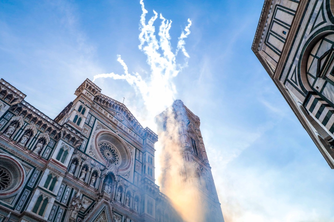 Scoppio del carro, il volo perfetto della colombina