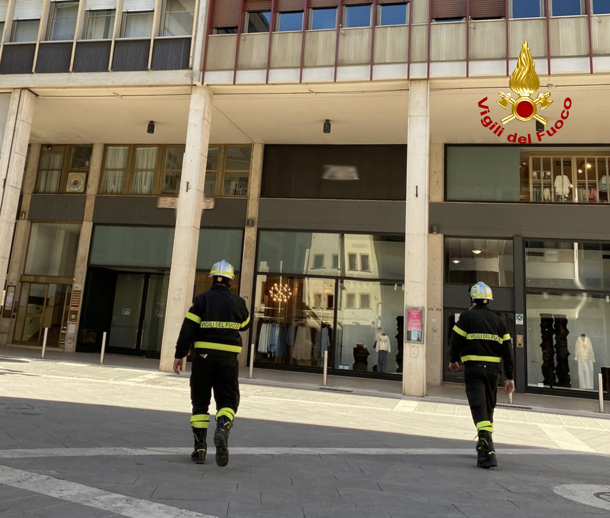 Paura ad Arezzo, palazzina a rischio crollo: evacuata l’area in centro