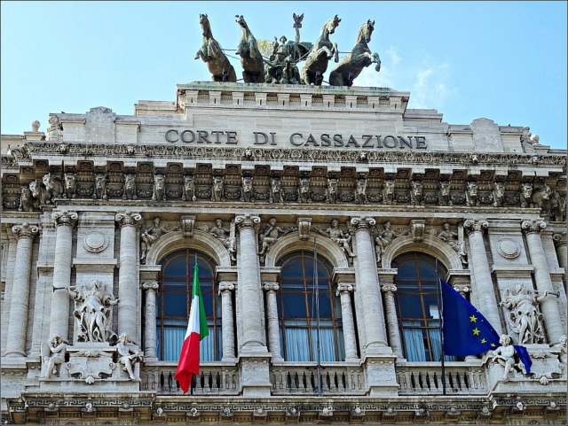 Uccise il figlio di due anni e mezzo mentre era in vacanza a Livorno: confermati 19 anni di reclusione