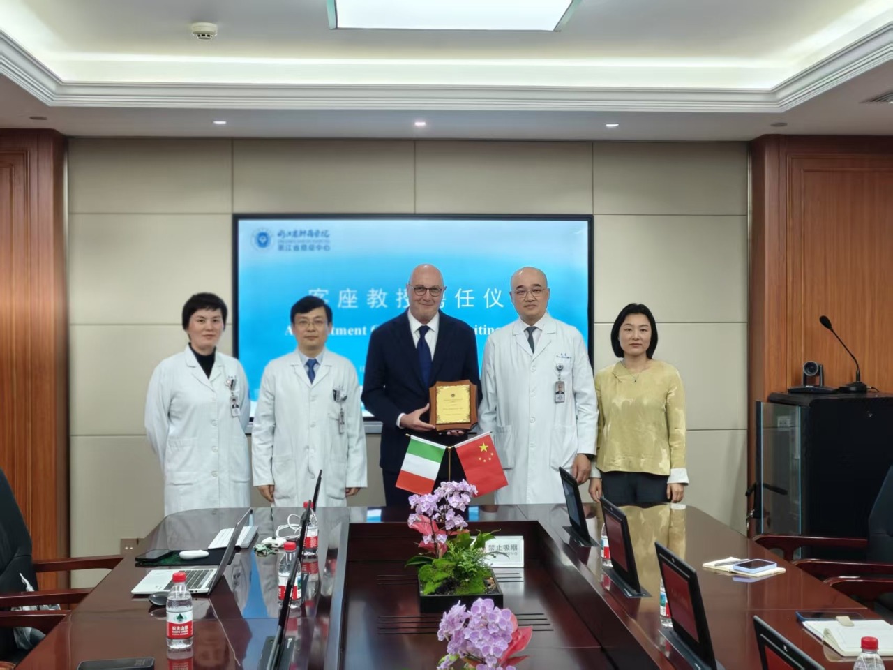 Viaggio in Cina per il medico pisano Emanuele Neri