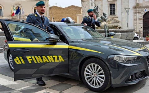 Firenze, controlli estivi della Gdf: quasi mezzo milione di sanzioni