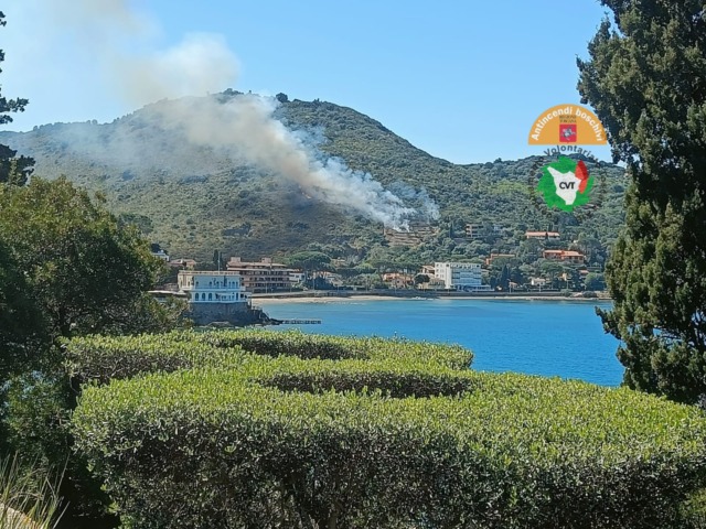 Incendio a Monte Argentario, fiamme domate