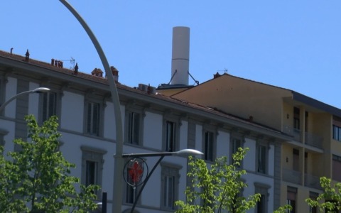 Dopo il cubo nero, spunta il “cilinrone” bianco – GUARDA VIDEO –