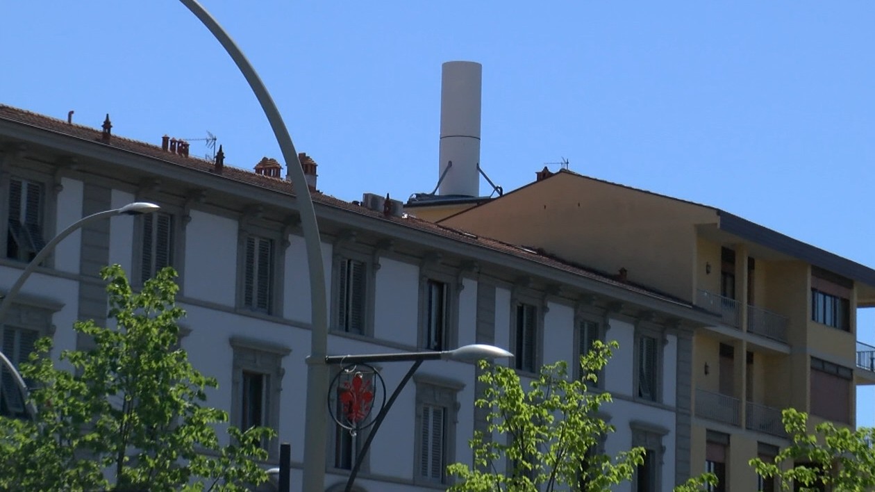 Dopo il cubo nero, spunta il “cilinrone” bianco – GUARDA VIDEO –