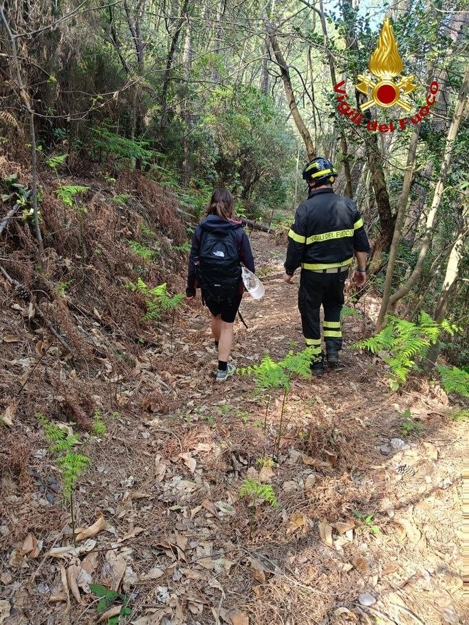 Vorno, ragazza smarrita nei boschi e poi ritrovata