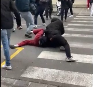 Scontri al liceo Michelangiolo: “Fu un reciproco scambio di pugni e calci”