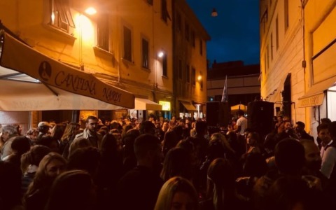 Firenze, movida nel centro storico: rabbia di residenti e comitati