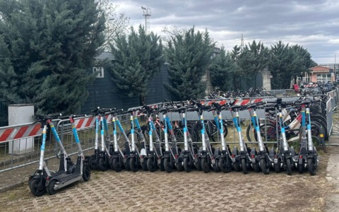 Stop ai monopattini a Firenze. Bird: “Nel primo giorno 800 corse”