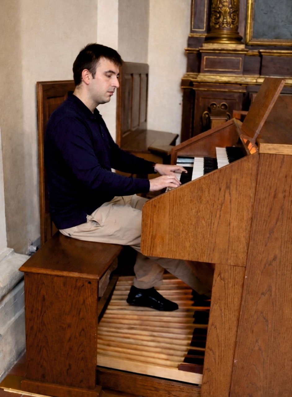 Dopo 15 accessi al pronto soccorso dona un inno ai sanitari: “Grazie, siete riusciti a non farmi mai pesare quei sintomi”