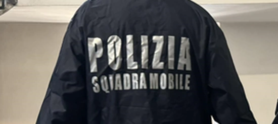 Arezzo, odio verso le donne e idee suprematiste: denunciato un 15enne