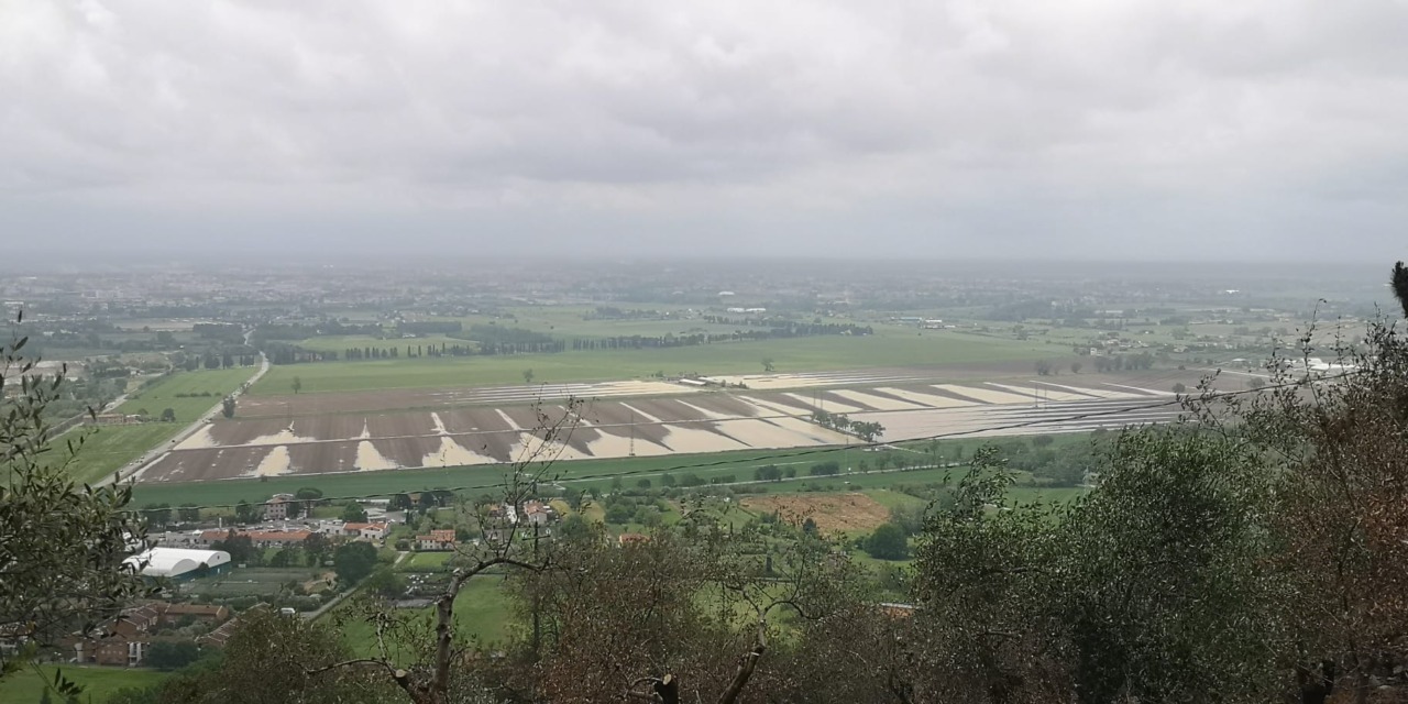 Maltempo, valle pisana allagata. Monte Faeta osservato speciale