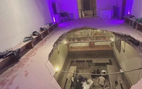 Precipitarono mentre ballavano: in cinquantuno chiedono i danni