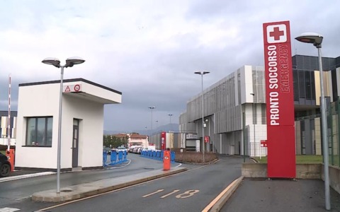Lucca, caos al pronto soccorso: arrestato 35enne marocchino