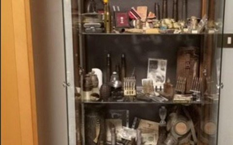 Odio razziale, apologia del fascismo e armi nella rete delle chat dei minorenni