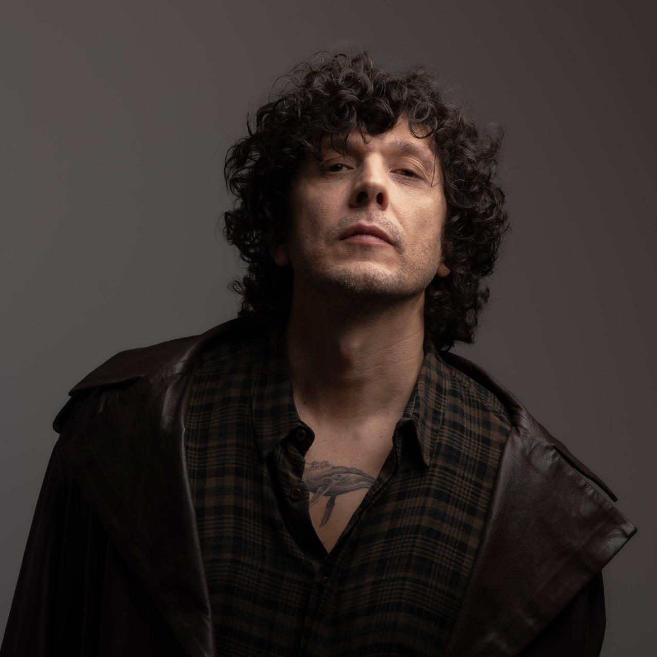 Ermal Meta a Firenze il 6 maggio: il tour di “Funzioni Vitali” riparte dal Teatro Cartiere Carrara