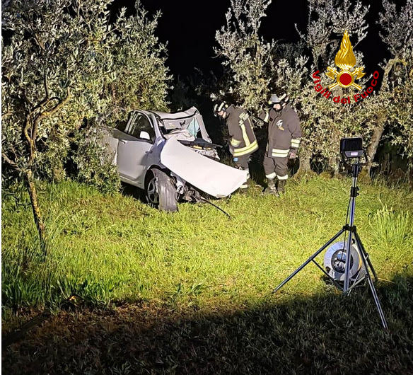 Scontro tra due auto, 31enne muore in provincia di Siena