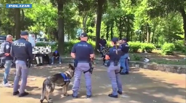 Anziano picchiato e rapinato alle Cascine da due donne in pieno giorno