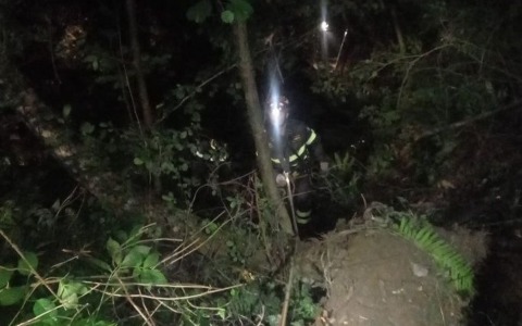 Auto finisce in un dirupo, muore coppia di anziani