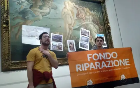Ultima generazione, assolti tre attivisti per il blitz agli Uffizi