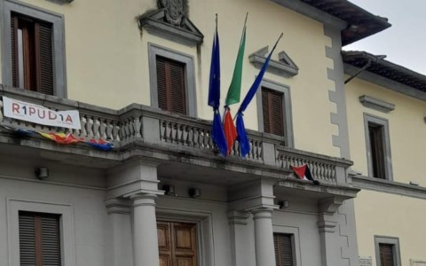 L’assessore si dimette, Il Sindaco gli chiede di rimanere