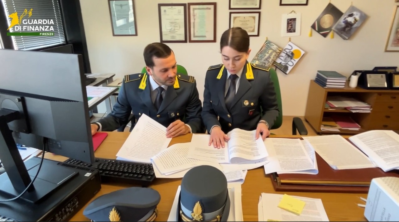 Frodi fiscali e riciclaggio, sequestrati beni per 2 milioni di euro