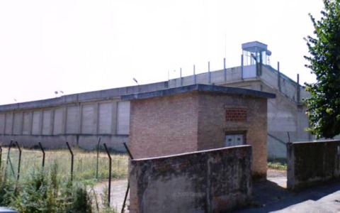 Pisa, violato il divieto di avvicinarsi all’ex moglie: arrestato chirurgo