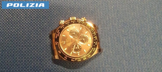 Rapinata del Rolex in un locale al Forte dei Marmi, tre denunciati