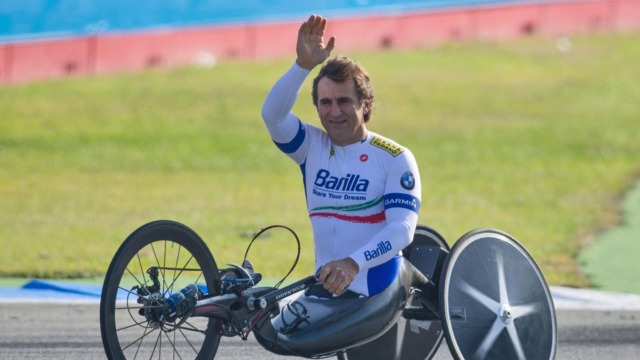 È morto Alex Zanardi, l’ex pilota aveva 59 anni